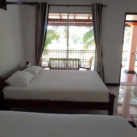 Man Guest Polonnaruwa Hotell Exteriör bild