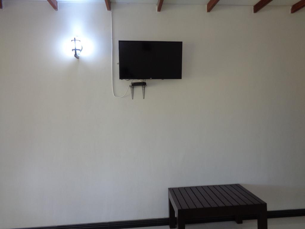 Man Guest Polonnaruwa Hotell Exteriör bild