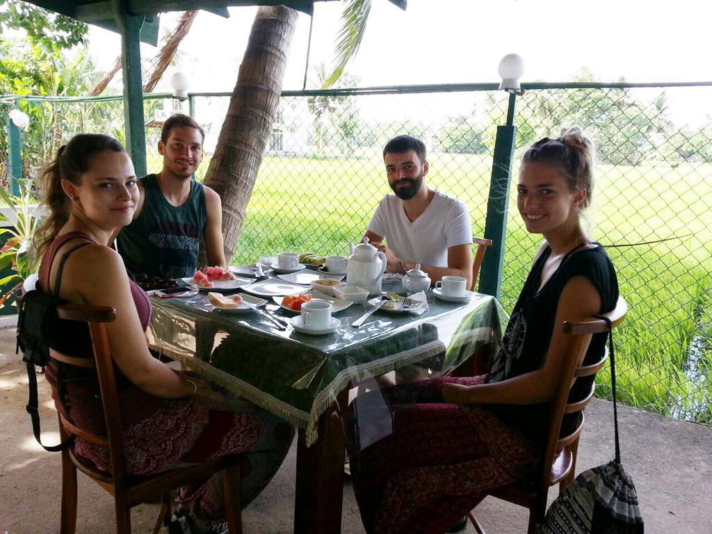 Man Guest Polonnaruwa Hotell Exteriör bild